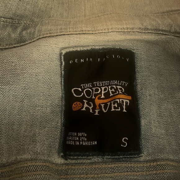 COPPER RIVET DENIM PAINT SPLATTER JACKET - SIZE SMALL ( PRELOVED) - Picture 4 of 7